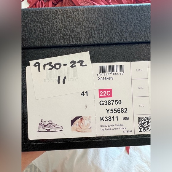 AUTHENTIC Chanel Sneakers Knit and Suede Runners White Light Pink and Black 41 - Picture 6 of 6